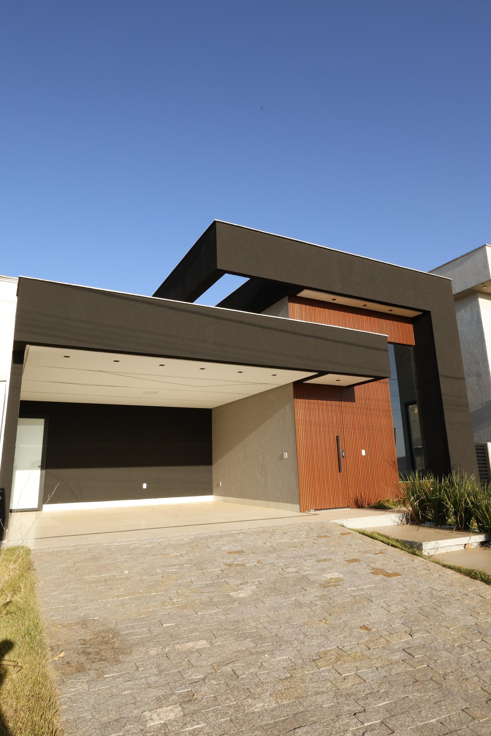 WhatsApp Image 2025-08-20 at 07.09.22 (1)